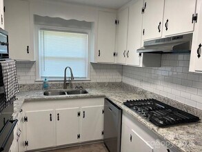 405 Copeland Park in Mount Holly, NC - Building Photo - Building Photo