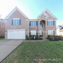 8600 Fairgreen Avenue in Waxhaw, NC - Building Photo