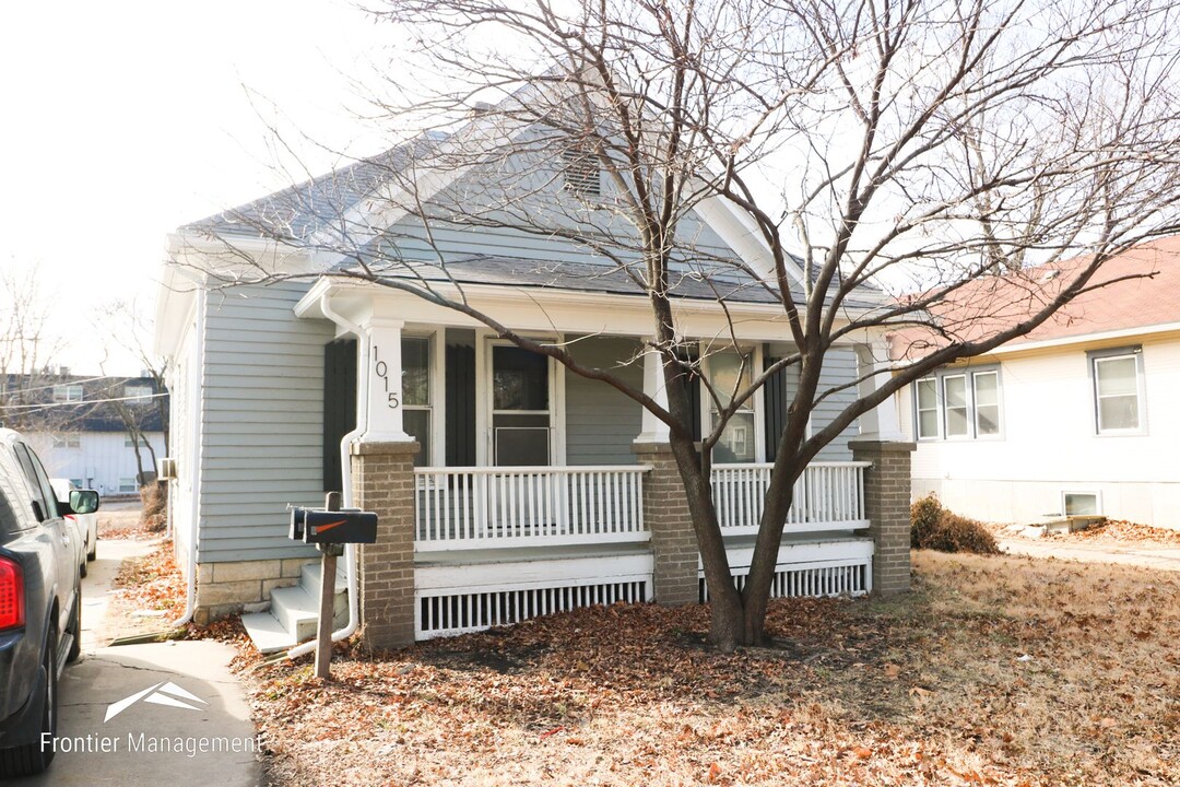 1015 Bertrand St in Manhattan, KS - Building Photo