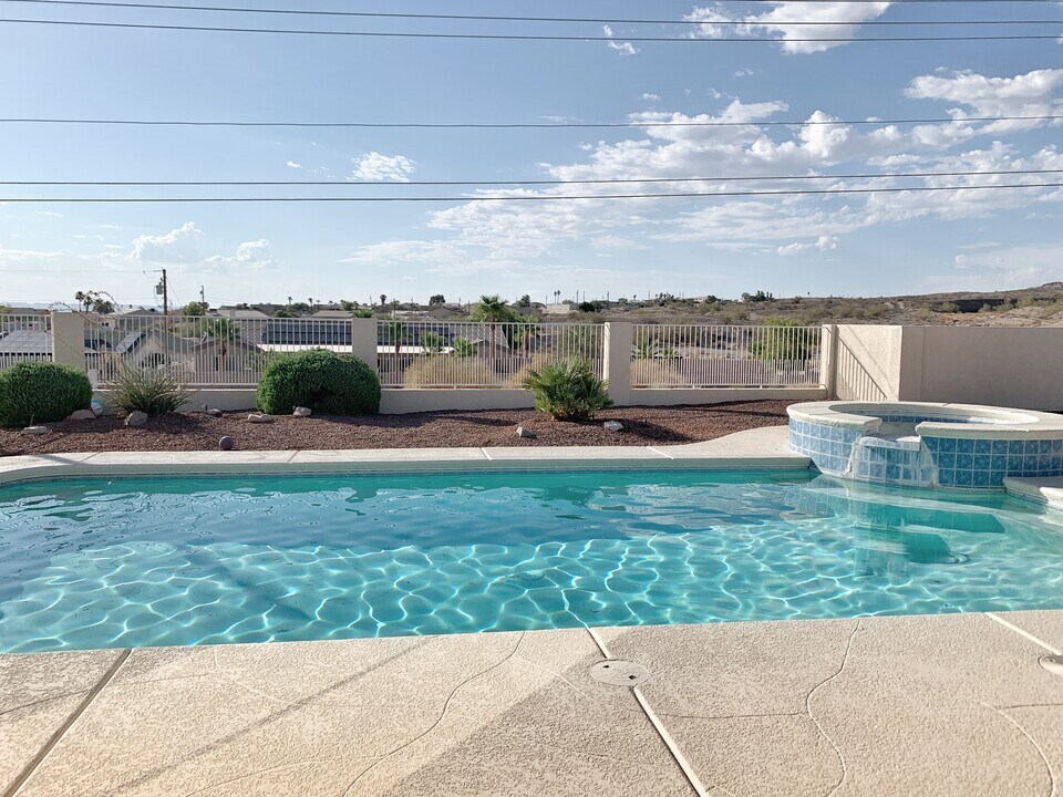 3767 Comet Dr in Lake Havasu City, AZ - Building Photo