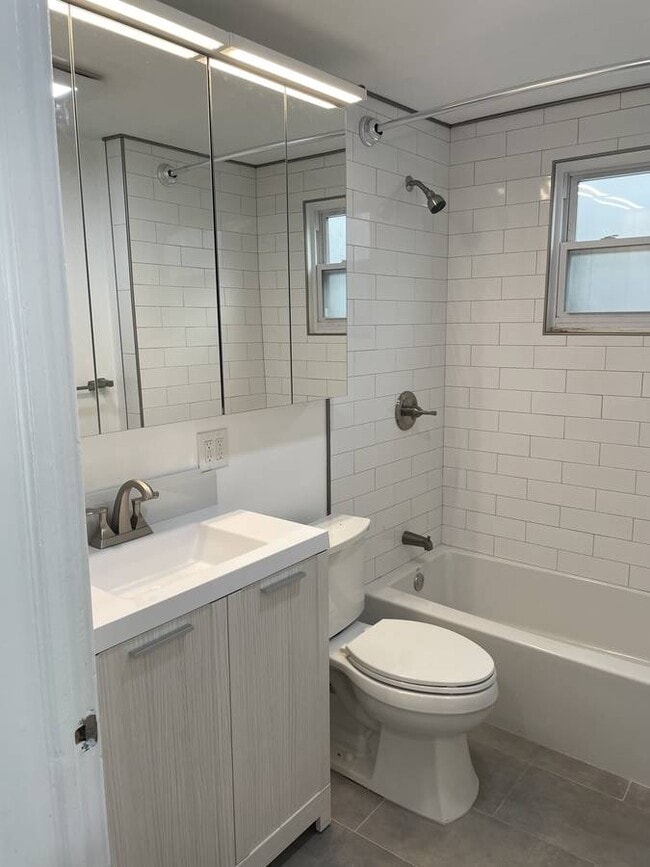 128-130 River Road Ext in Cos Cob, CT - Building Photo - Building Photo