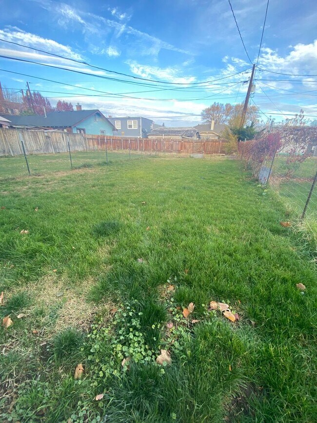 205 S 10th Ave-Unit -205 1/2 in Yakima, WA - Building Photo - Building Photo