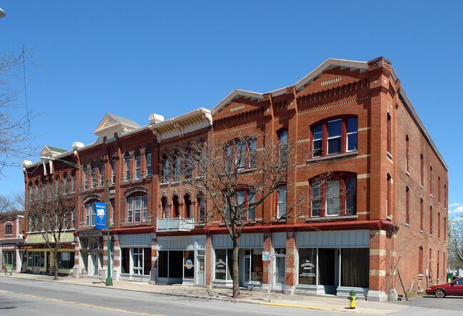 216-222 S Peterboro St in Canastota, NY - Building Photo - Building Photo