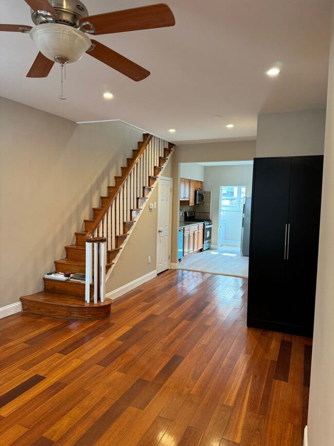 2445 S Watts St. in Philadelphia, PA - Building Photo - Building Photo