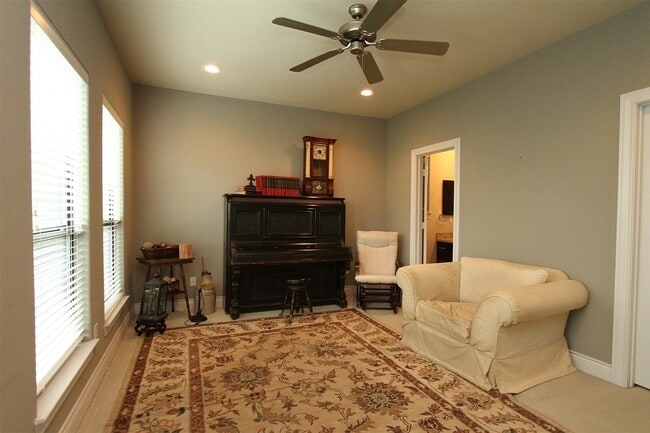 property at 5525 Kiam St