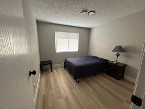 4321 Mott Cir in Las Vegas, NV - Foto de edificio - Building Photo