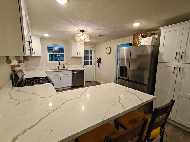 140 E 2nd St in Azusa, CA - Building Photo - Building Photo