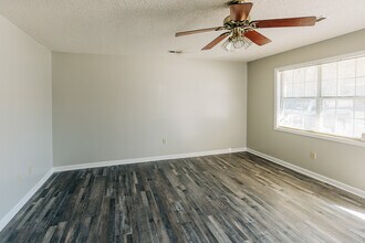 1210 Douglas MacArthur St, Unit 1202 in Orangeburg, SC - Building Photo - Building Photo