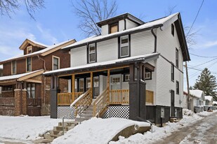 1814 E Linnwood Ave in Milwaukee, WI - Building Photo