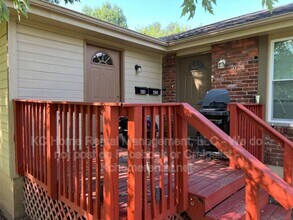 418 N Jennings Rd in Independence, MO - Building Photo - Building Photo