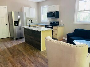 900 Adams Rd, Unit A in Williamsburg, VA - Building Photo - Building Photo