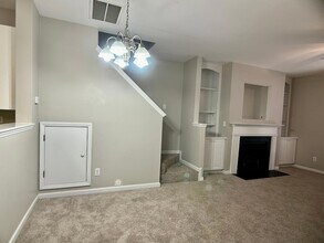 157 Woodson Dr in Clayton, NC - Foto de edificio - Building Photo