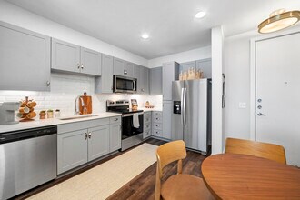 100 Labor Downtown Apartments in San Antonio, TX - Building Photo - Building Photo
