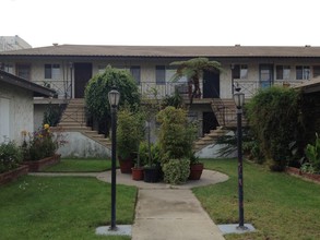 1718 E Mariposa Ave in El Segundo, CA - Building Photo - Building Photo