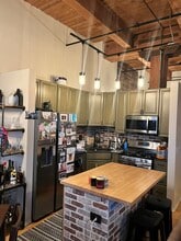 1500 W Monroe St, Unit 405 in Chicago, IL - Foto de edificio - Building Photo