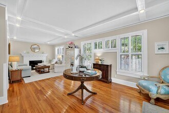 235 10th Ave NE in St. Petersburg, FL - Building Photo - Building Photo