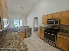 911 Wood Creek Dr in Melbourne, FL - Building Photo - Building Photo