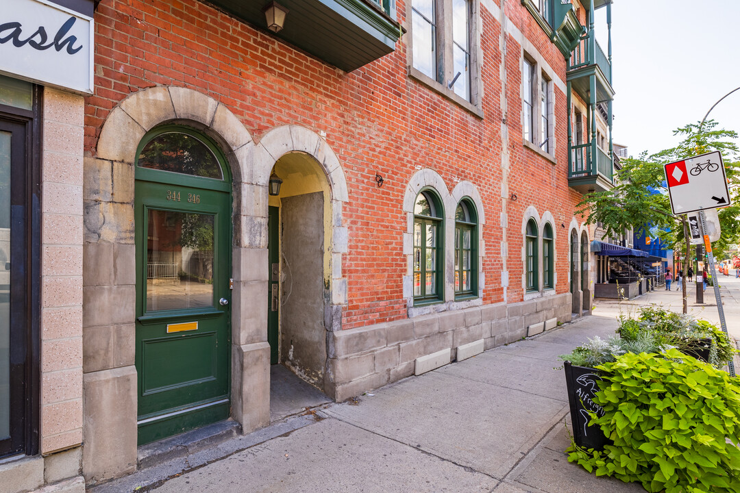 336-346 Ontario Rue E in Montréal, QC - Building Photo