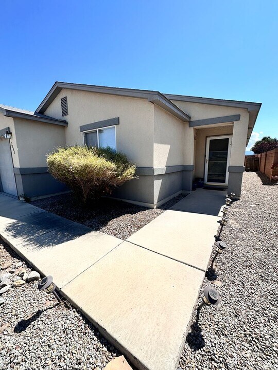 2440 Bixby St NW in Albuquerque, NM - Building Photo