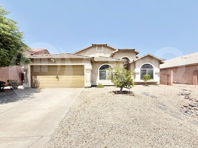 property at 4234 E Redwood Ln