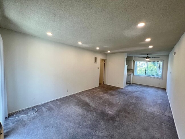 3510 Clarington Ave, Unit 04 in Los Angeles, CA - Building Photo - Building Photo