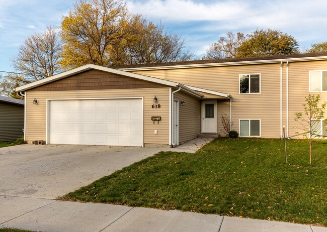 property at 618 19th St SE