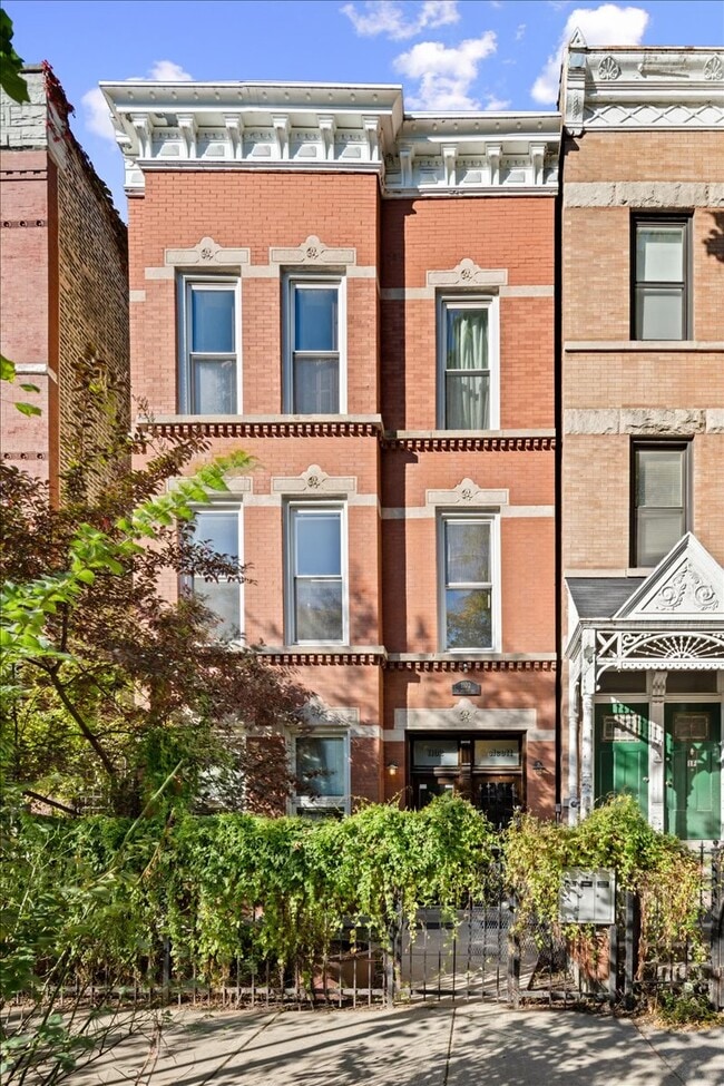 1102 N Wolcott Ave in Chicago, IL - Foto de edificio - Building Photo
