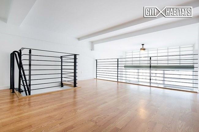 308 Eckford St-Unit -3S in Brooklyn, NY - Building Photo - Building Photo