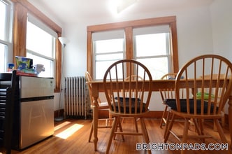 27 S Crescent Circuit, Unit B in Boston, MA - Foto de edificio - Building Photo