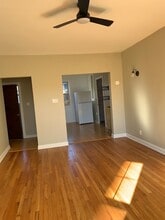 832.5 W Sunnyside Ave in Chicago, IL - Building Photo - Building Photo