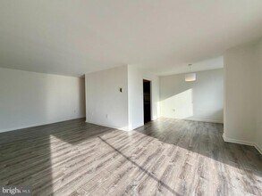 5565 Columbia Pike in Arlington, VA - Building Photo - Building Photo