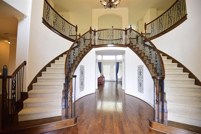 property at 7304 Meadow Glen Dr