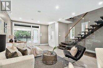 16 First Ave in Ottawa, ON - Building Photo - Building Photo