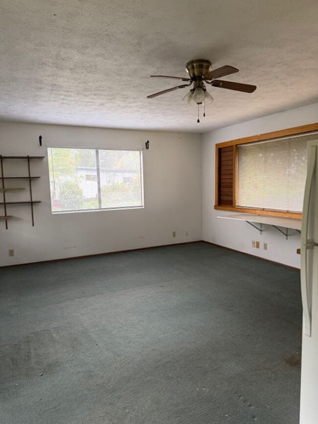 1060 Lower Kimo Dr in Kula, HI - Building Photo - Building Photo