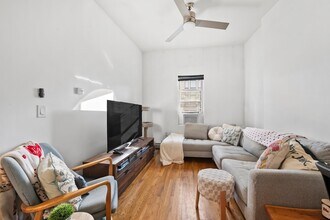 280 Grand St in Jersey City, NJ - Building Photo - Building Photo