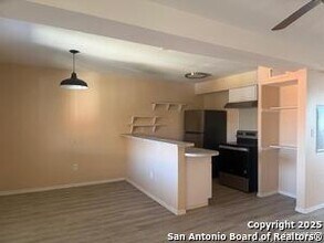 3718 Pleasanton Rd in San Antonio, TX - Foto de edificio - Building Photo