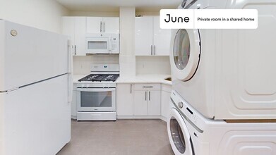 Room in Shared 3 bed/1 bath home in Brooklyn, NY - Building Photo - Building Photo