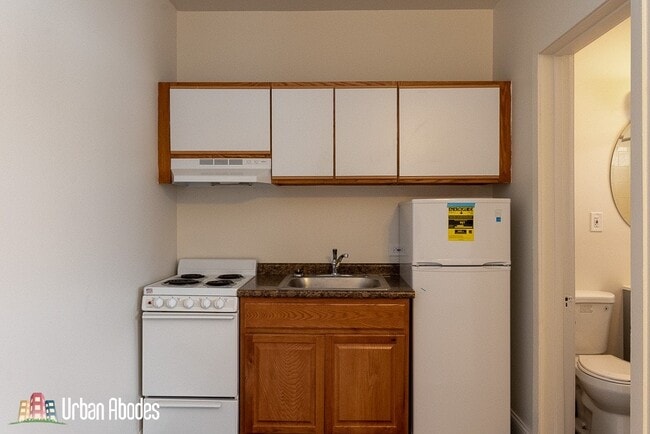 3959 W Irving Park Rd, Unit J05W in Chicago, IL - Building Photo - Building Photo