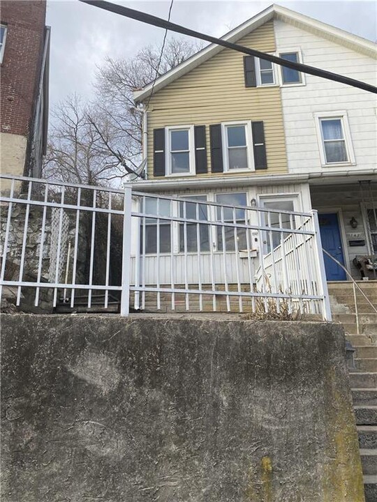 1149 Martin Luther King Jr Dr in Allentown, PA - Building Photo