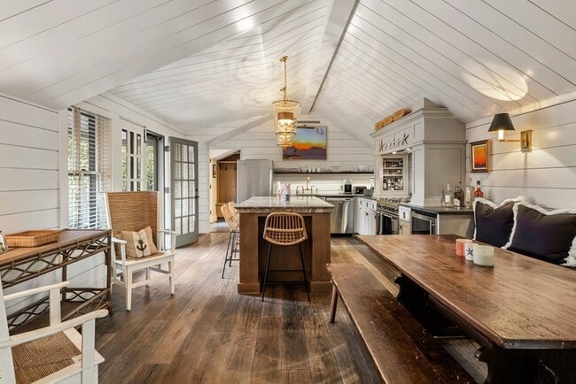 7 Independent Way in Nantucket, MA - Building Photo - Building Photo