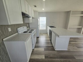 1234 Reynolds Rd in Lakeland, FL - Building Photo - Building Photo