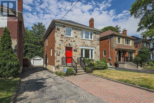 1064 Royal York Rd in Toronto, ON - Building Photo - Building Photo