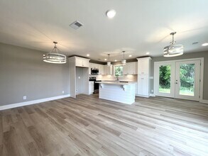 710 Hollie Way in Lebanon, TN - Foto de edificio - Building Photo