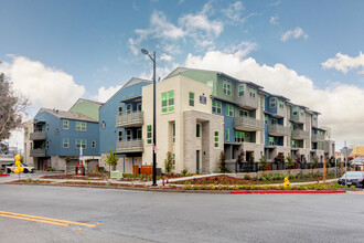 Lumen in Milpitas, CA - Foto de edificio - Building Photo