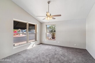 4740 E Euclid Ave, Unit Private in Phoenix, AZ - Building Photo - Building Photo