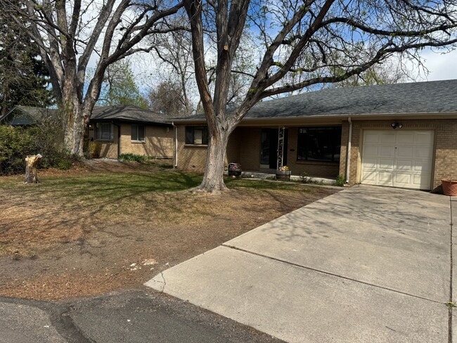 1690 Cody St in Lakewood, CO - Building Photo - Building Photo