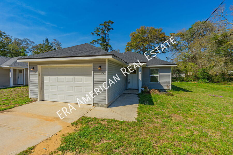 816 W Walnut Ave in Crestview, FL - Building Photo