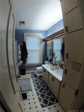 279 Humphrey St, Unit 2 in New Haven, CT - Building Photo - Building Photo