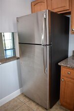 8590 Sunrise Lakes Blvd in Sunrise, FL - Building Photo - Building Photo