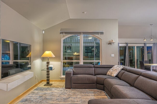 10313 Snapdragon Dr